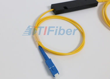 Kuning SC / APC 1 X 2 Fiber Optic Splitter Dengan Kabel Fiber G657A 3.0mm