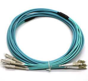 LAN WAN FTTH Kabel Jumper Kabel Optik Dalam Ruangan Dengan 3 Konektor SC-LC