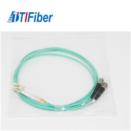 Kabel Patch Serat Optik Kerugian Rendah LC-FC LSZH 1 ~ 144 Konfigurasi Kustom Multi-Serat