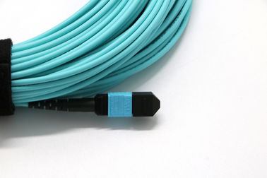 OM3 Fiber Optic Patch Cord MPO Trunk Cable Konektor Perempuan UPC / APC Dipoles