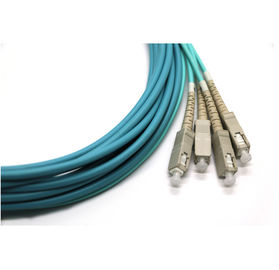 LAN WAN FTTH Kabel Jumper Kabel Optik Dalam Ruangan Dengan 3 Konektor SC-LC